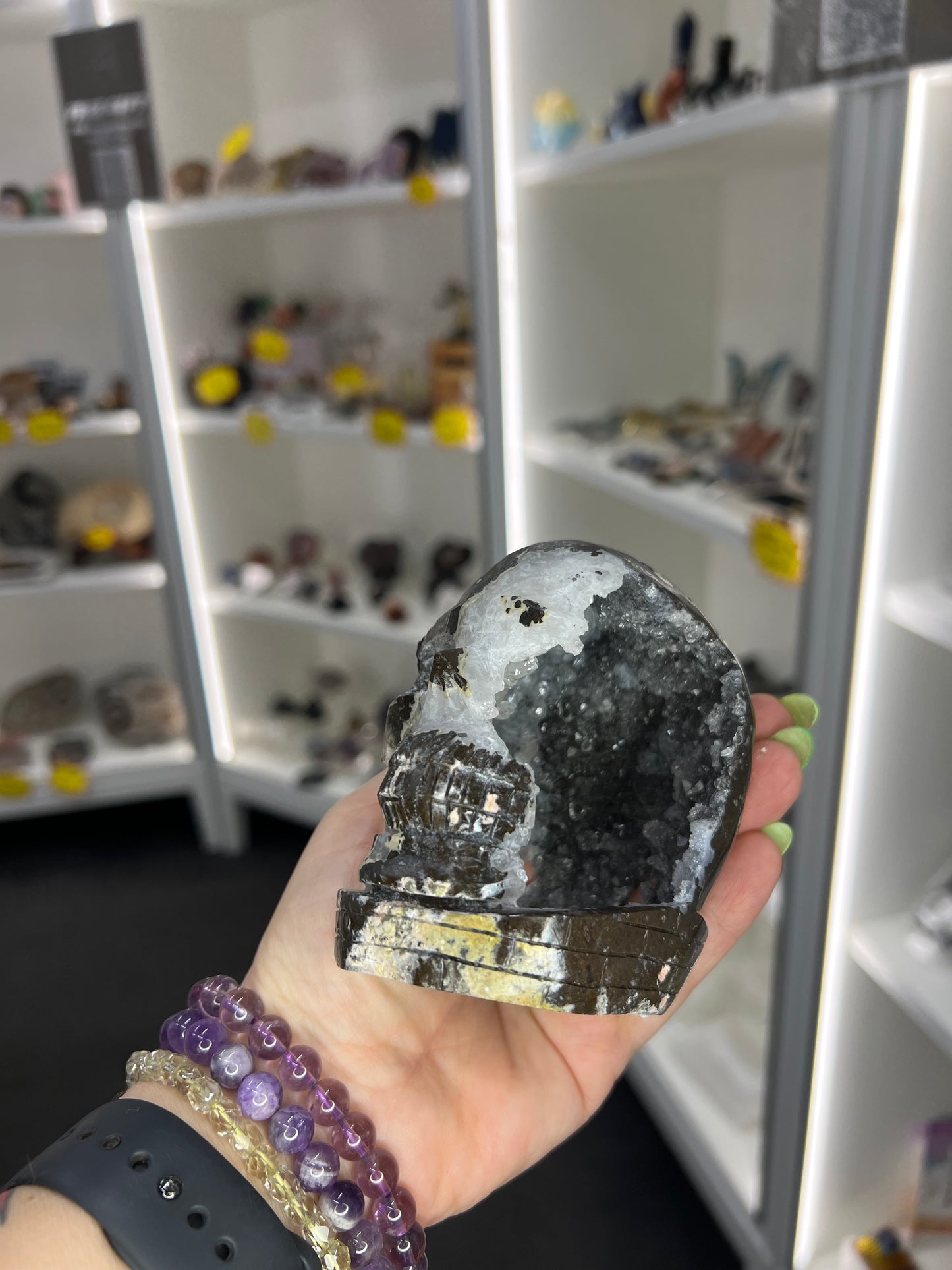 Geode Agate Skull (UV Reactive)