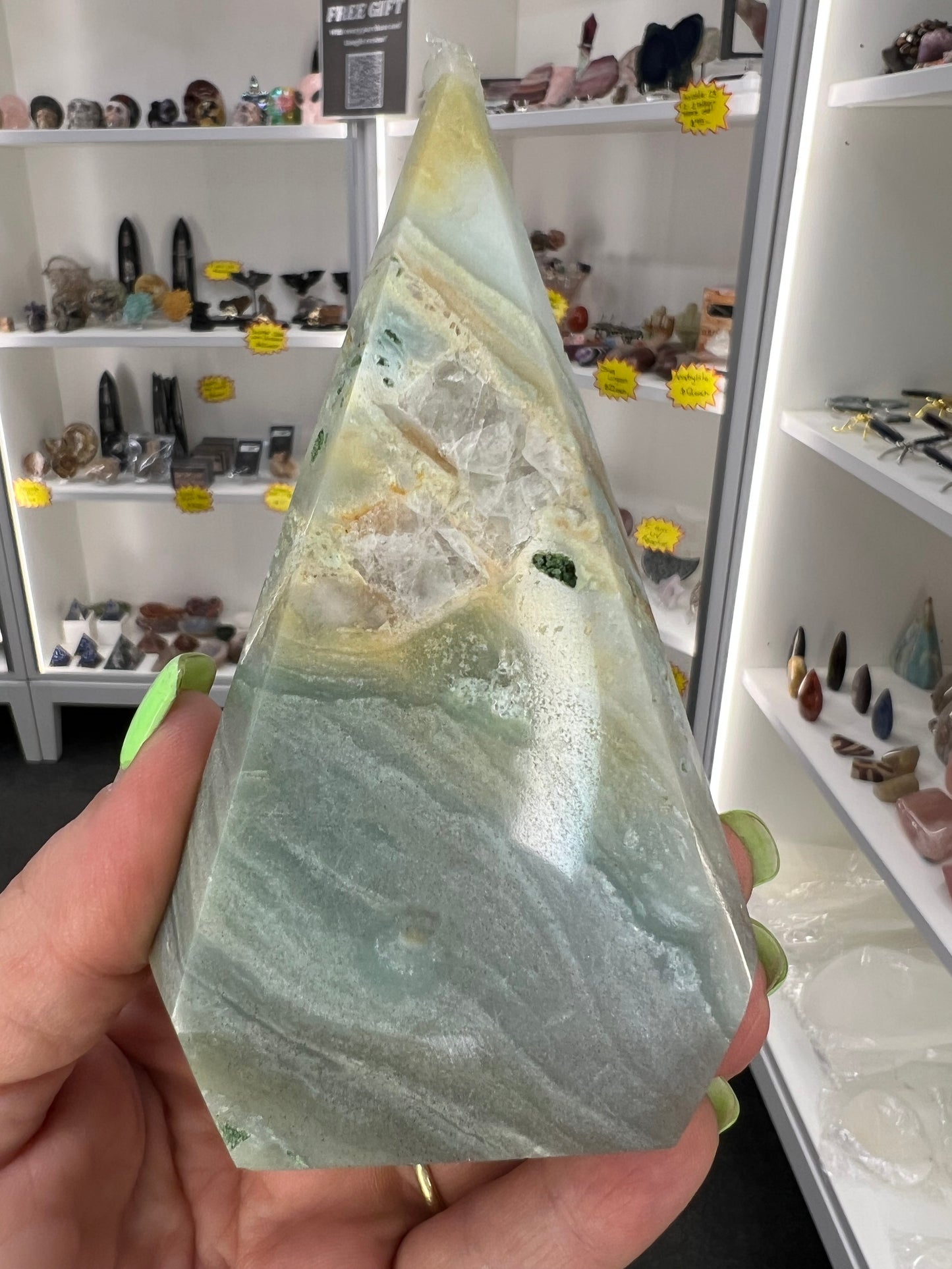 Caribbean Calcite Faceted Freeform