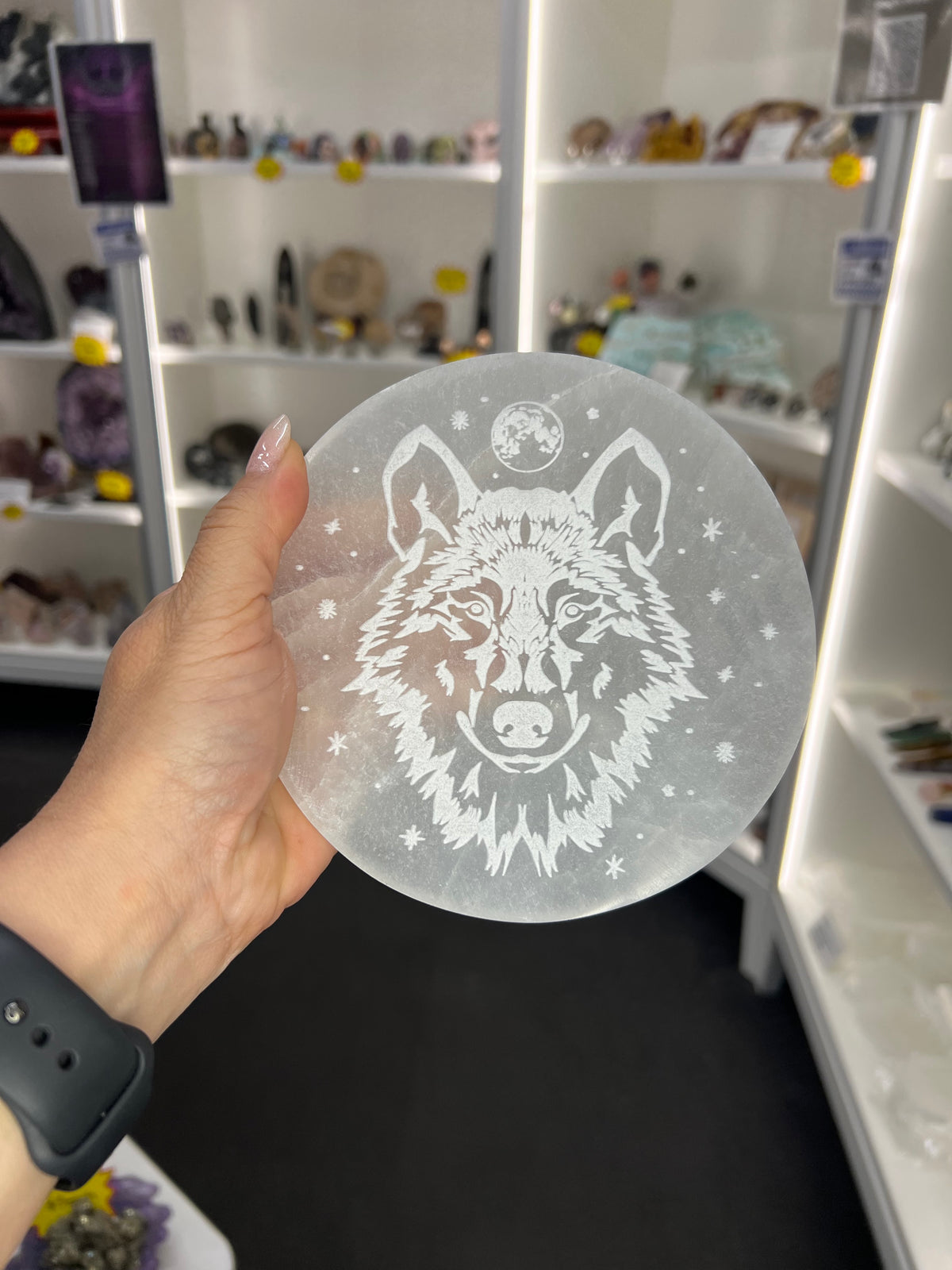 Selenite Wolf Charging Plate