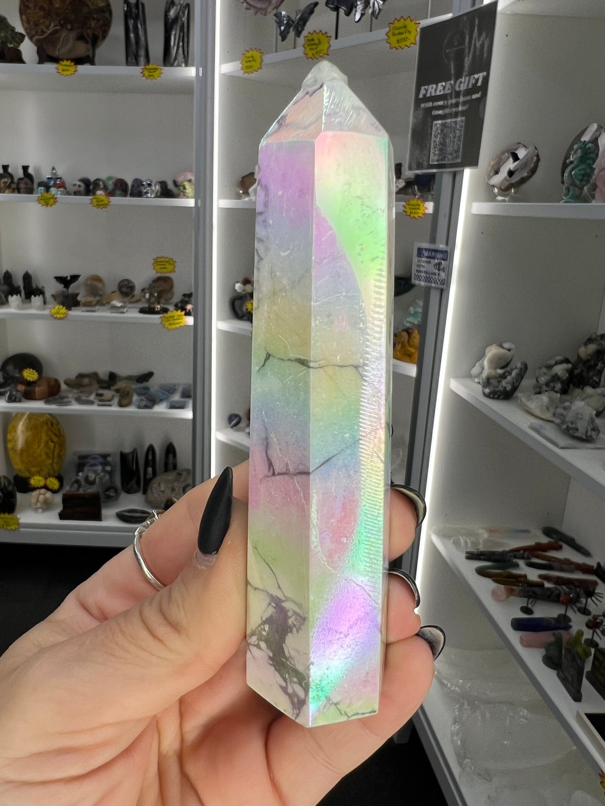 Aura Howlite Tower