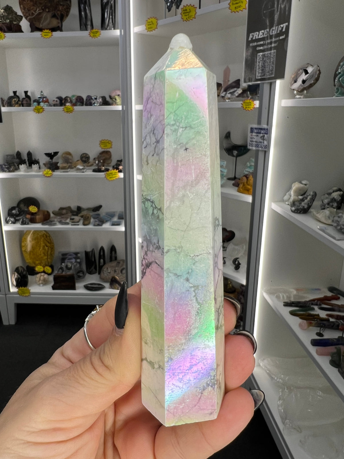 Aura Howlite Tower