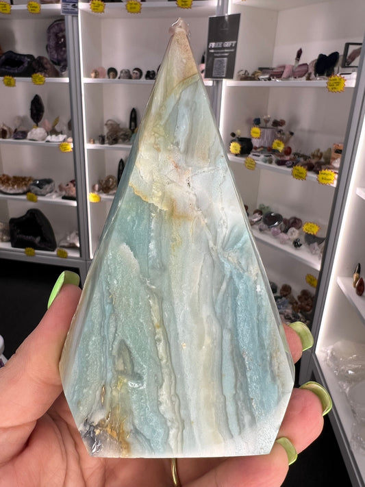 Caribbean Calcite Faceted Freeform