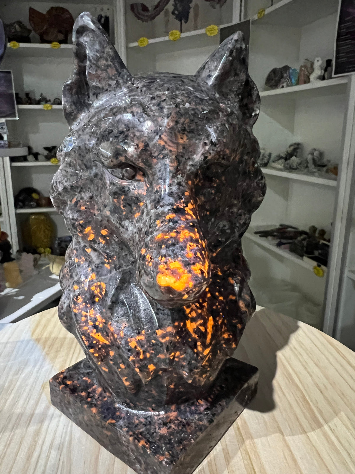 Huge Yooperlite Wolf Head (UV Reactive)