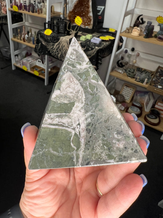 Black Onyx Pyramid