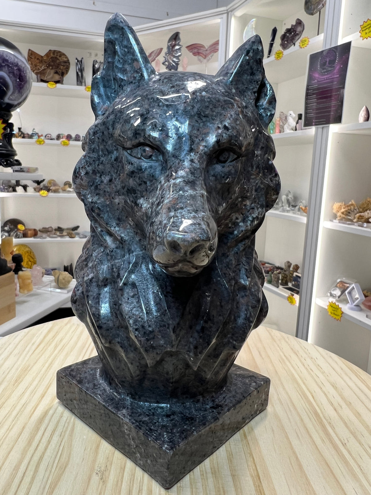 Huge Yooperlite Wolf Head (UV Reactive)
