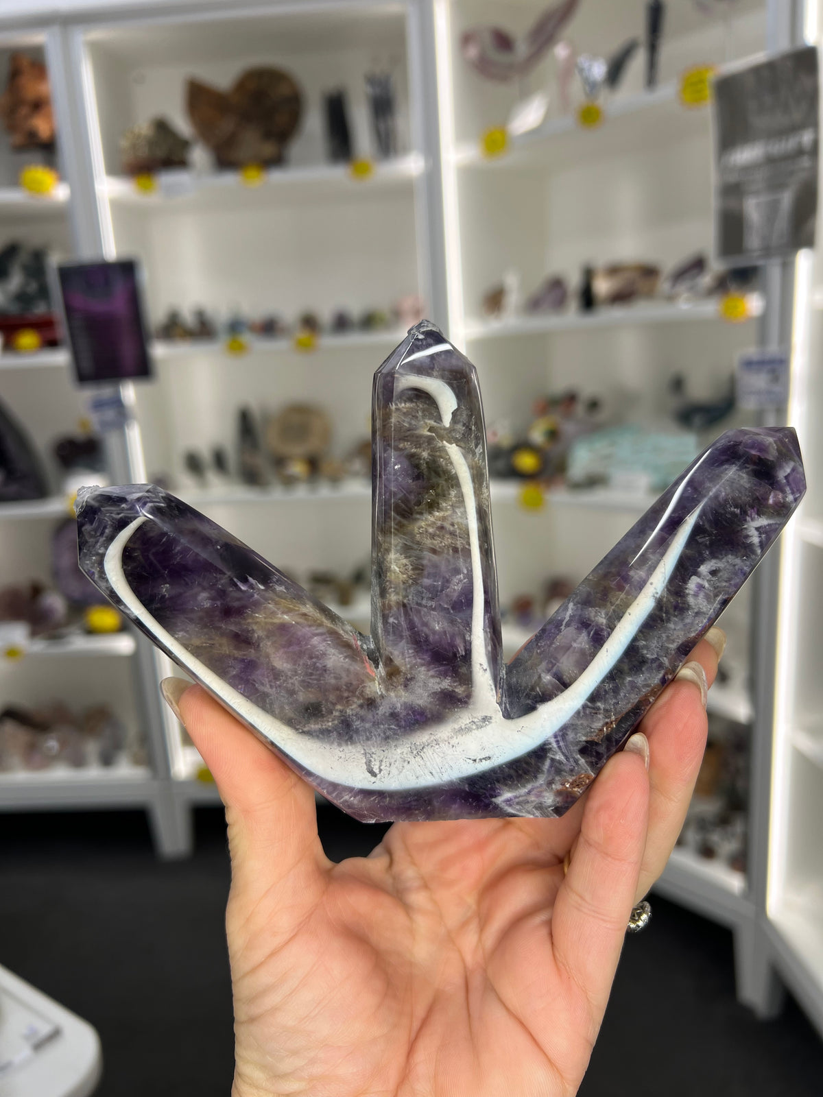 Chevron / Dream Amethyst 3 Point Tower