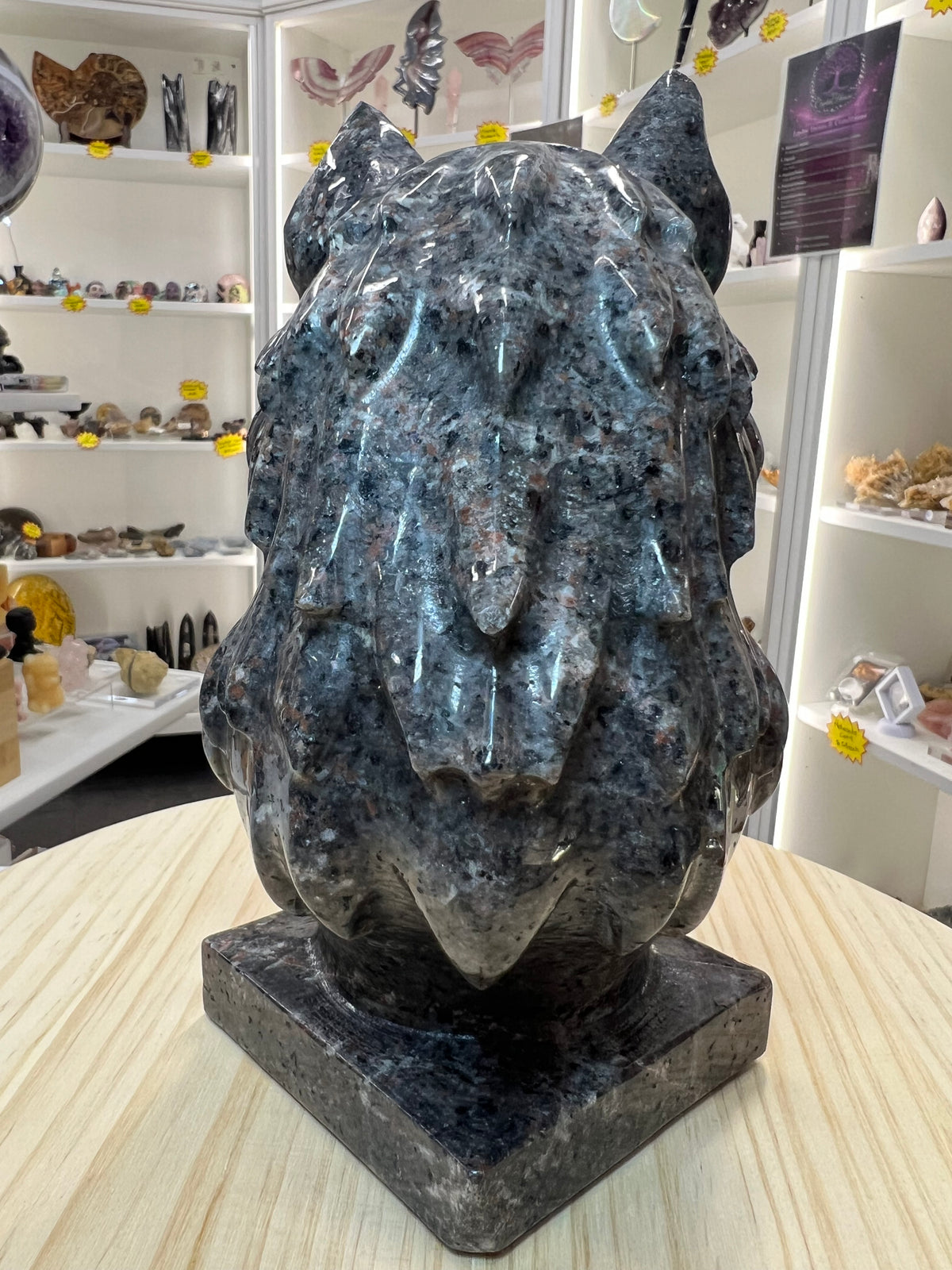 Huge Yooperlite Wolf Head (UV Reactive)